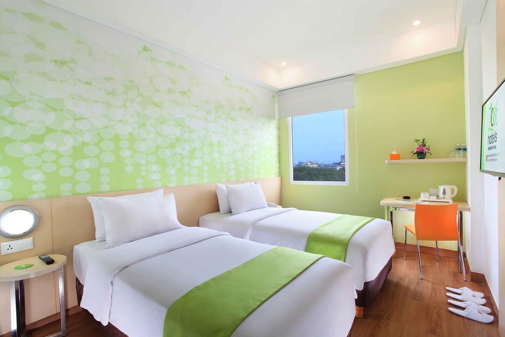 Zest Airport Jakarta By Swiss-Belhotel International Tangerang Exterior foto