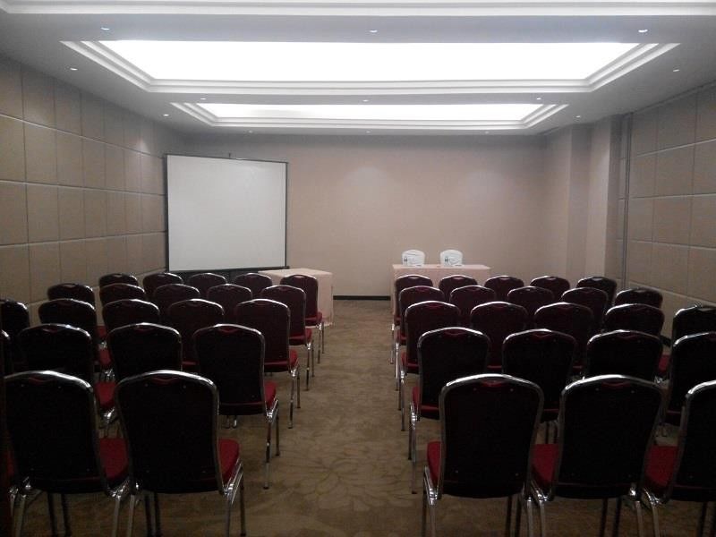 Zest Airport Jakarta By Swiss-Belhotel International Tangerang Exterior foto